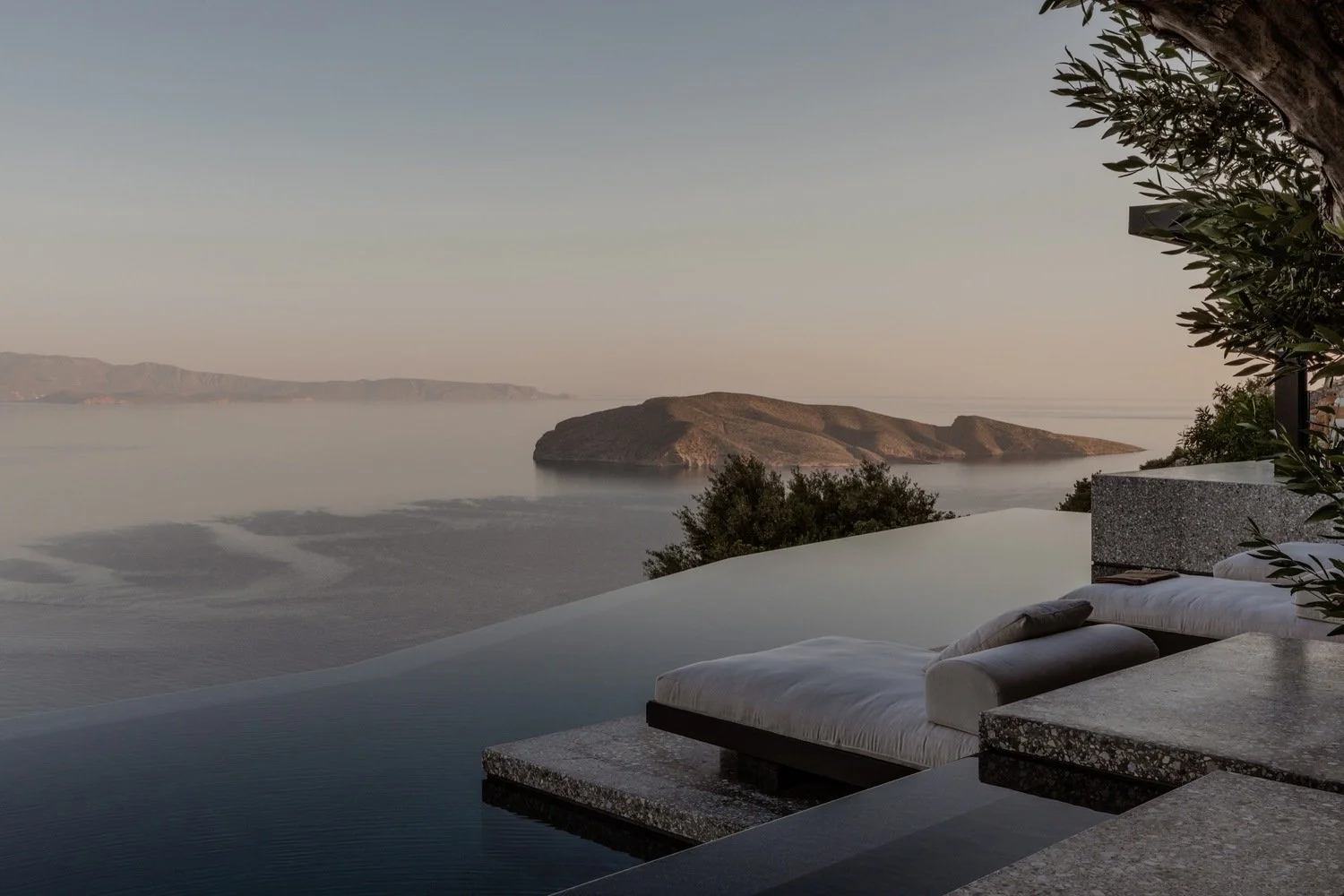 Luxury Real Estate Marketing Trends: What Developers Need to Know in 2025&nbsp;